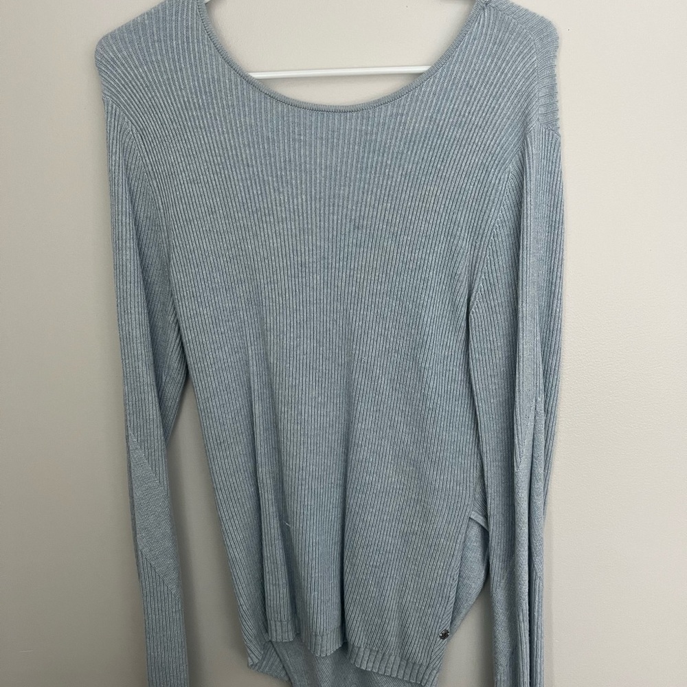 Lululemon Light Blue Crew Neck Sweater with Long Sleeves and Relaxed Fit